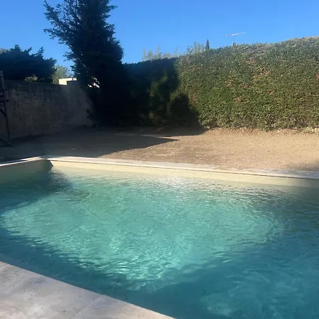 Avec Piscine Proche D'avignon * Pujaut