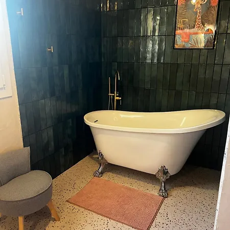 Avec Piscine Proche D'avignon Pujaut