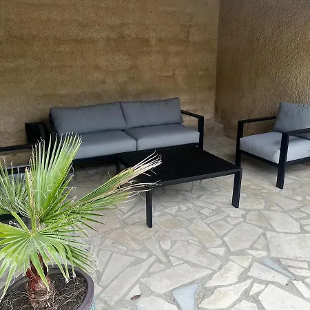Avec Piscine Proche D'avignon بيت للعطل *
