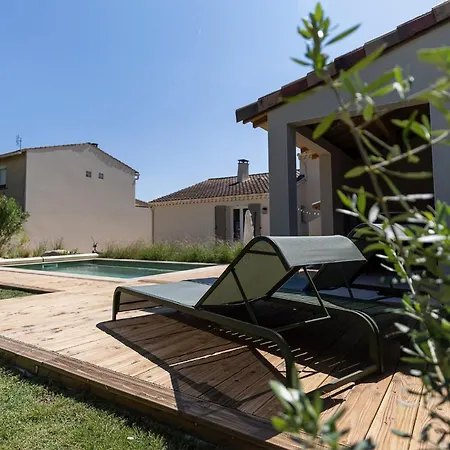 Avec Piscine Proche D'avignon Сasa de vacaciones *