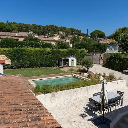Avec Piscine Proche D'avignon Сasa de vacaciones *